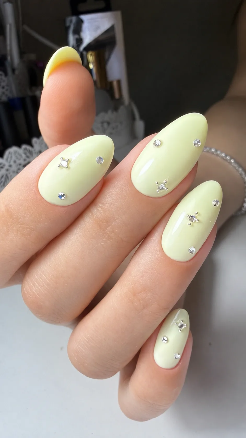 Narjo Yellow Glimmer Gel Polish